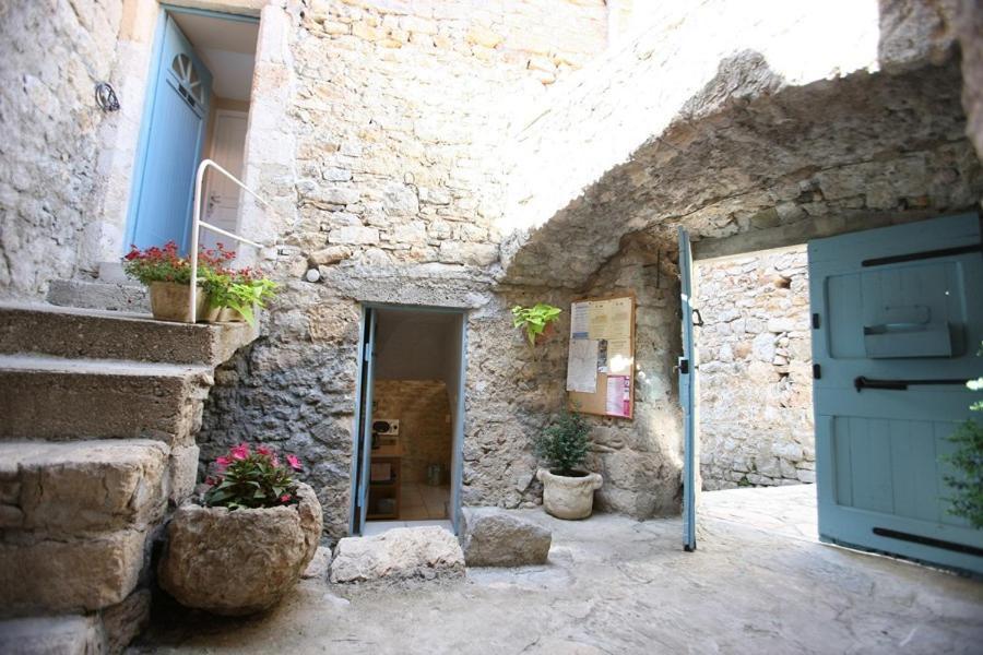 Les Falaises Mostuéjouls Exterior foto